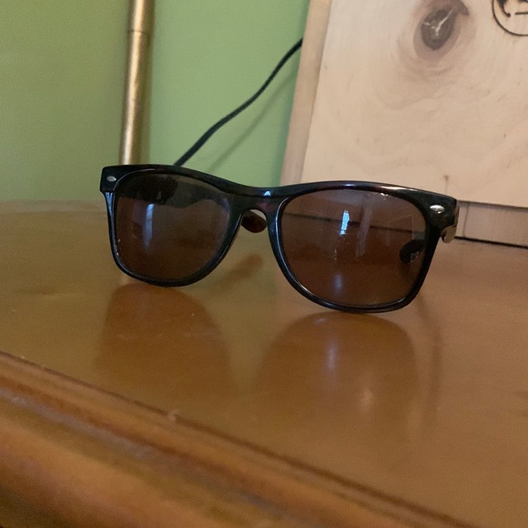 Sunglasses - Picture 1 of 4